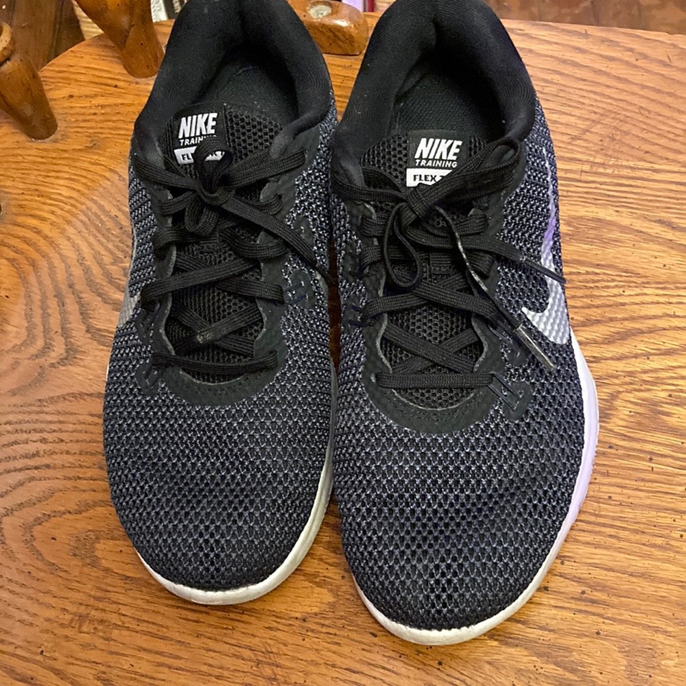 Womens Nike training flextr7 size 8 wide